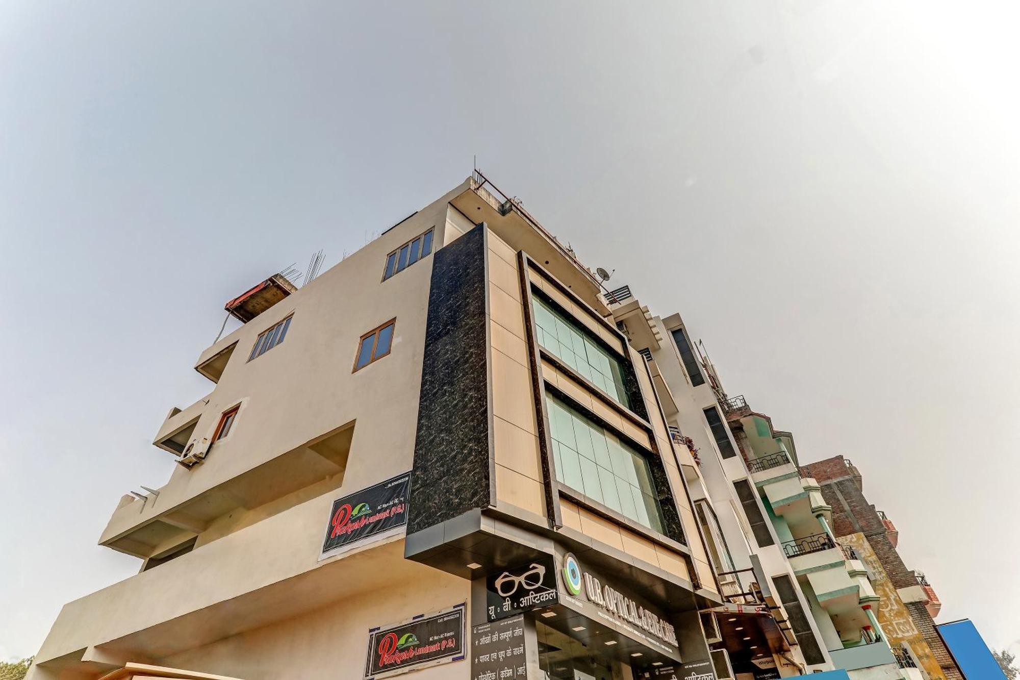 Oyo Prakash Landmark - Varanasi, Varanasi